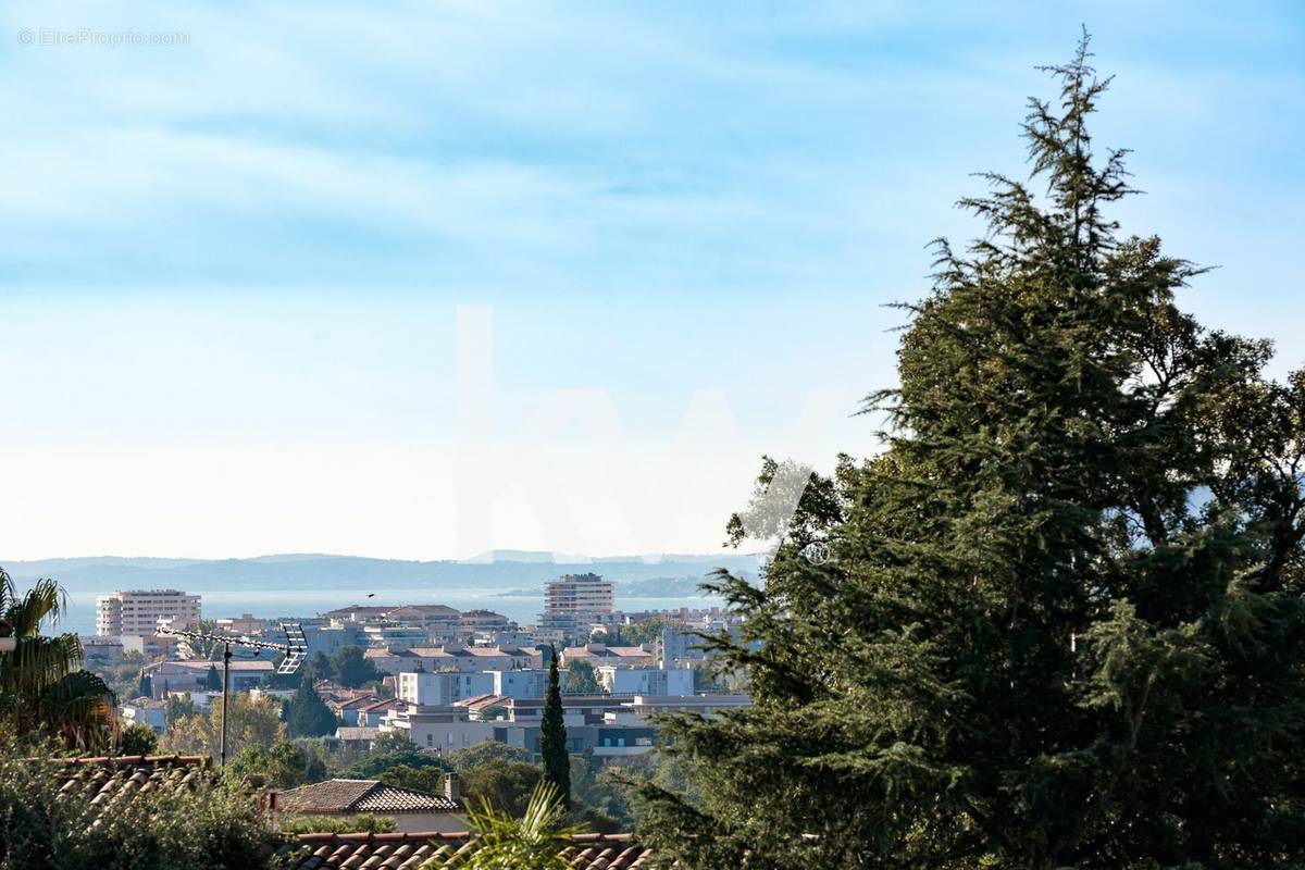 Appartement à FREJUS