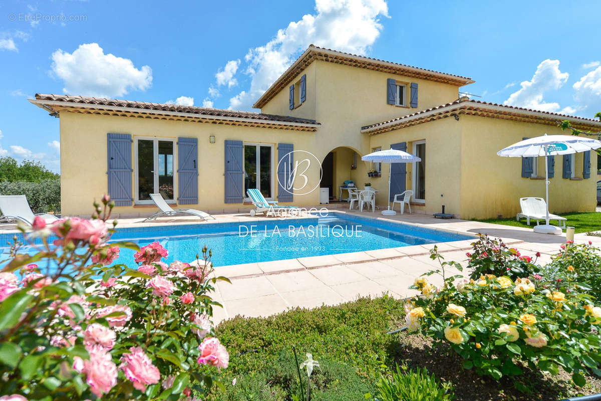 Maison à SAINT-MAXIMIN-LA-SAINTE-BAUME