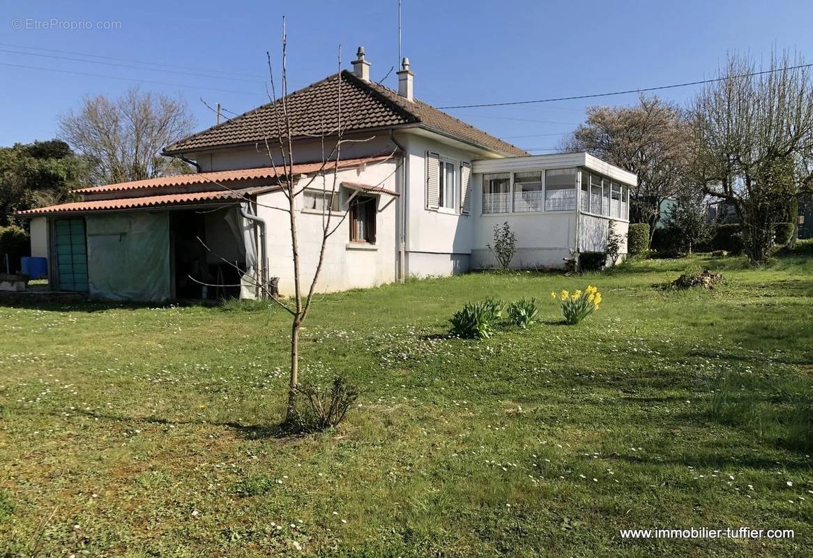 Maison à MEZIERES-SUR-PONTHOUIN