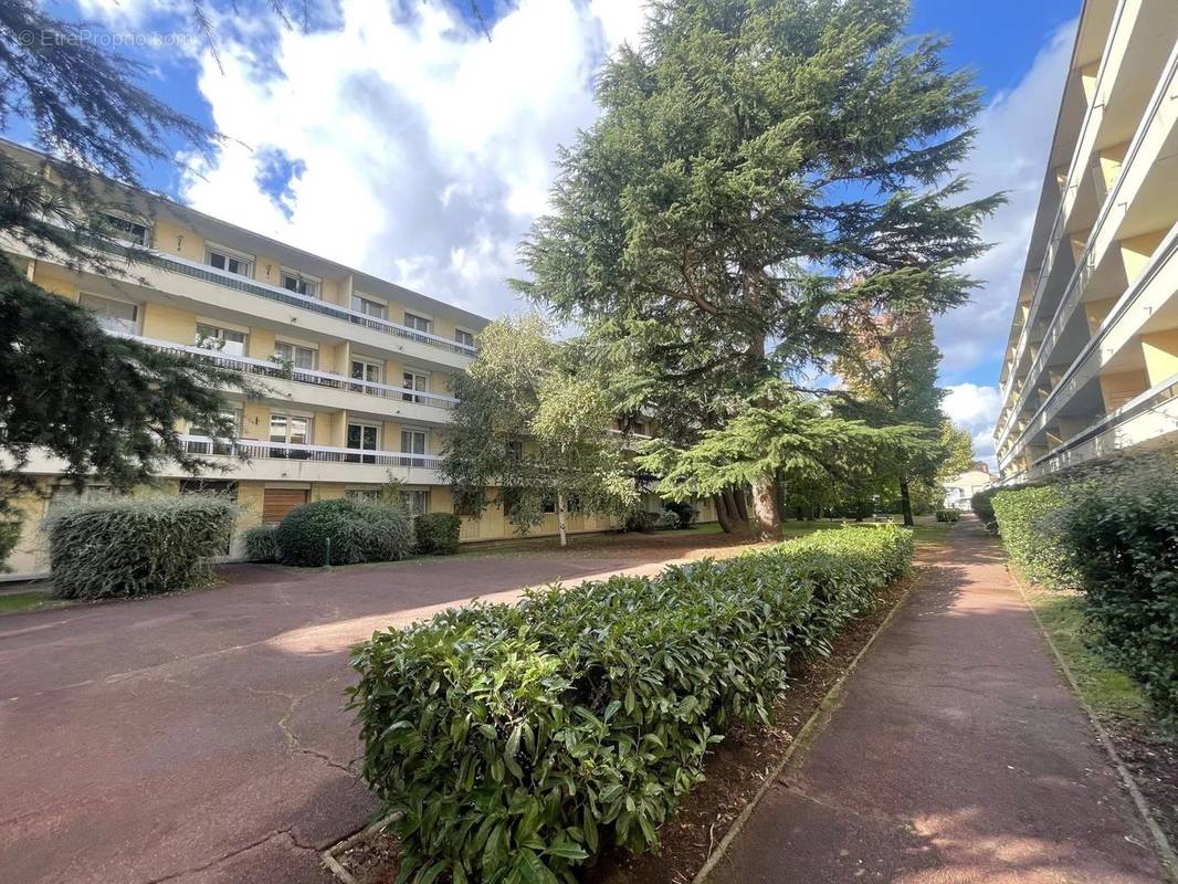 Appartement à LIVRY-GARGAN