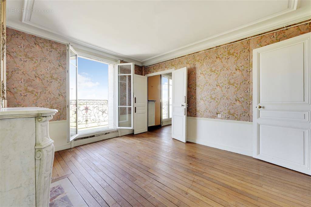 Appartement à PARIS-19E