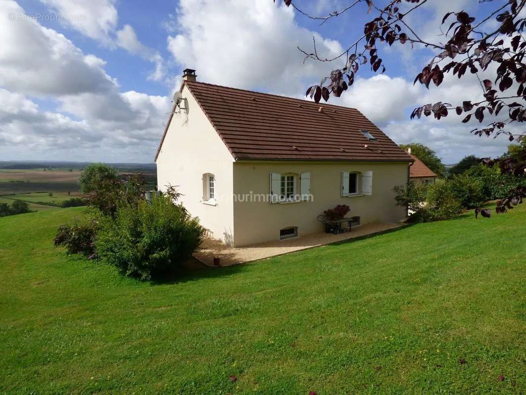 Maison à AVALLON