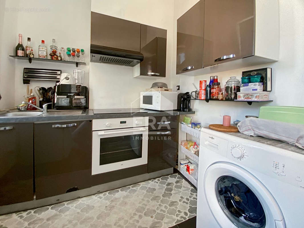 Appartement à MARSEILLE-4E