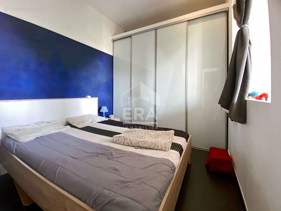 Appartement à MARSEILLE-4E