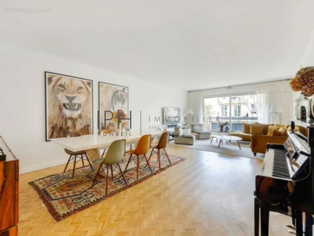 Appartement à NEUILLY-SUR-SEINE