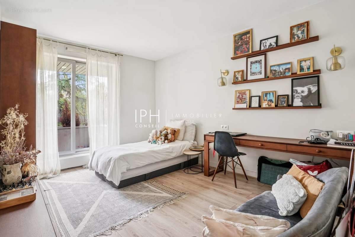 Appartement à NEUILLY-SUR-SEINE