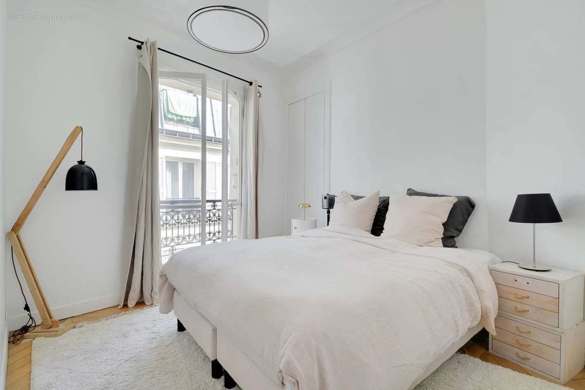 Appartement à PARIS-17E