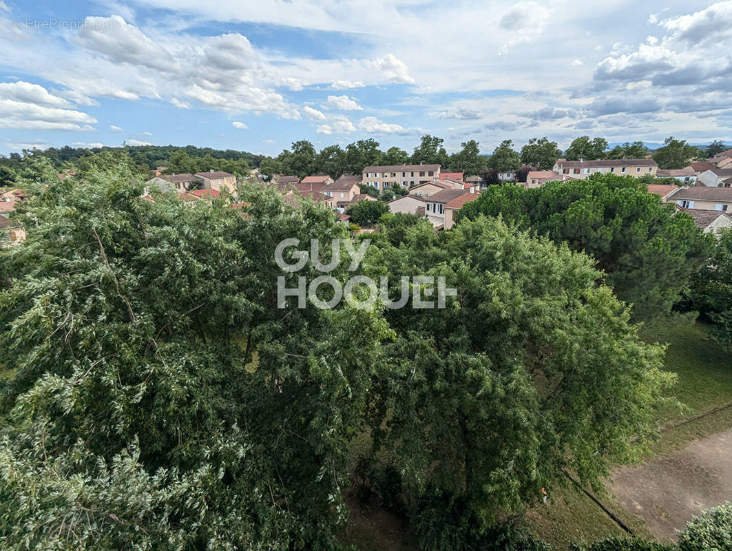 Appartement à DECINES-CHARPIEU