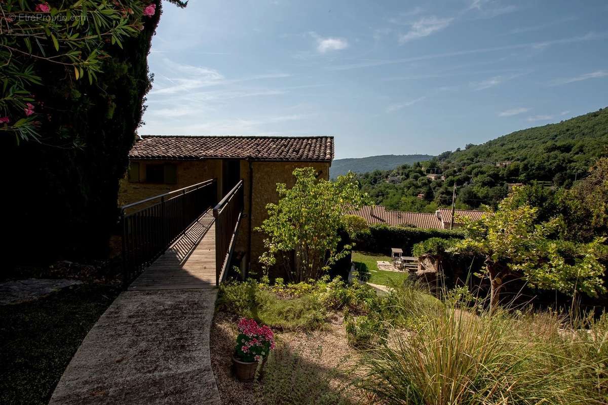 Maison à GOURDON