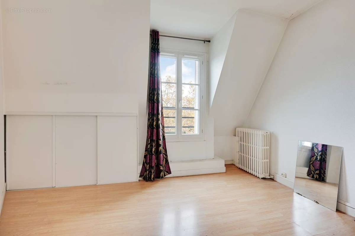 Appartement à PARIS-16E