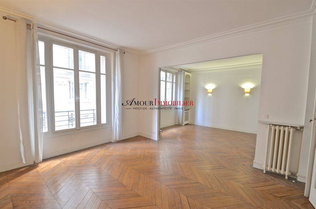 Appartement à PARIS-17E