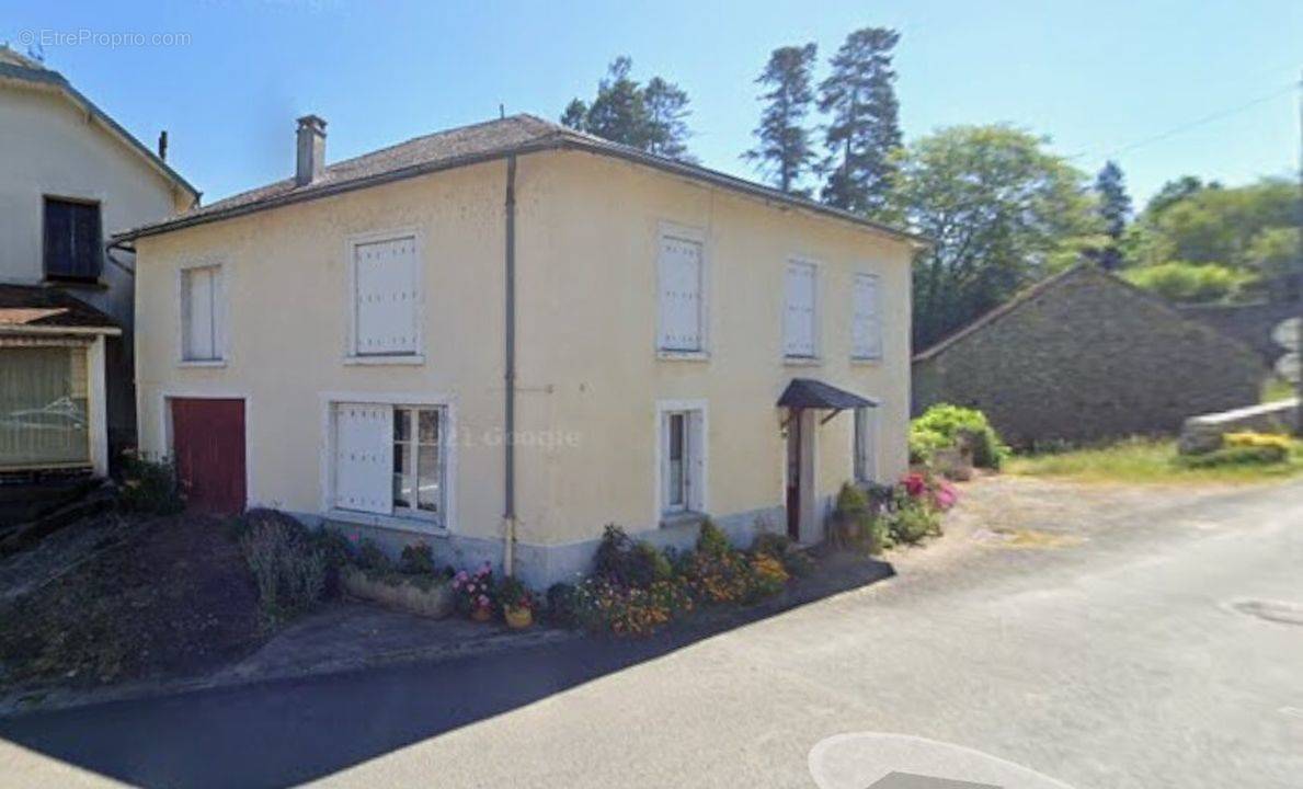 Maison à CHATEAUNEUF-LA-FORET