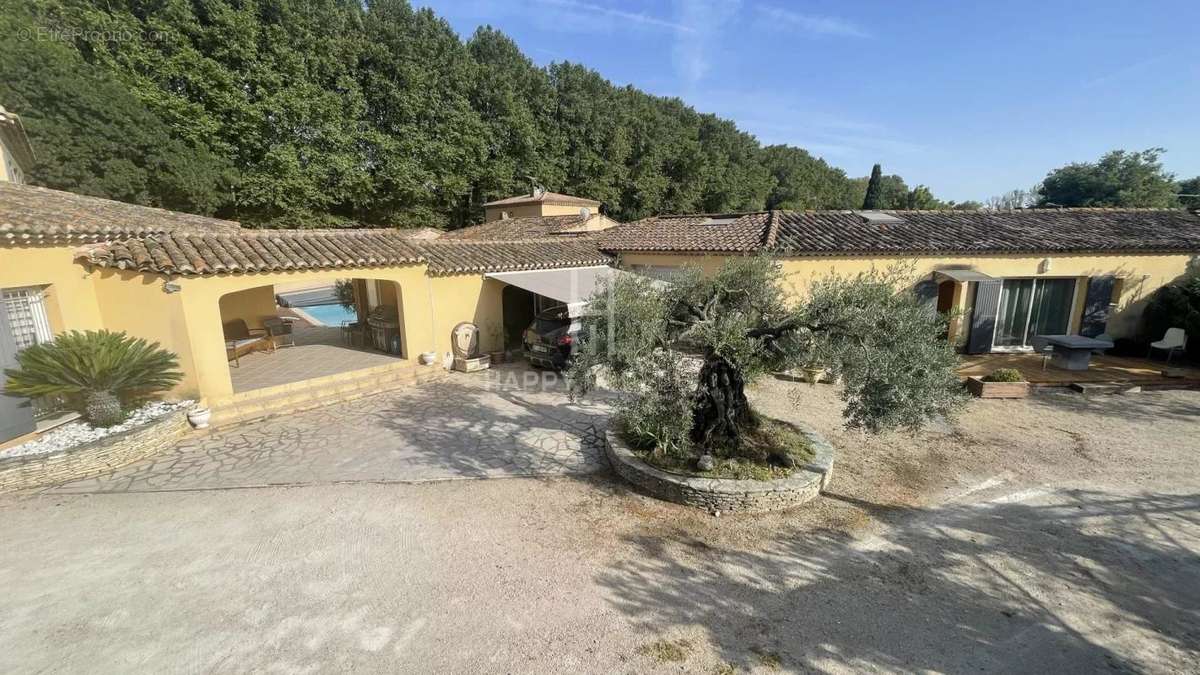 Appartement à SAINT-MARTIN-DE-CRAU