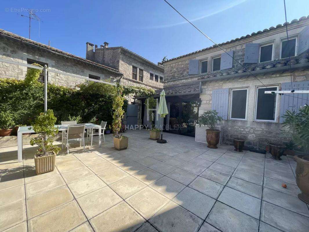 Appartement à LES BAUX-DE-PROVENCE