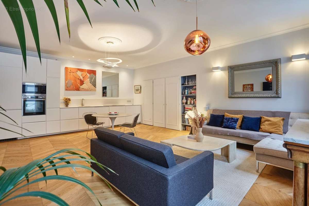 Appartement à PARIS-2E