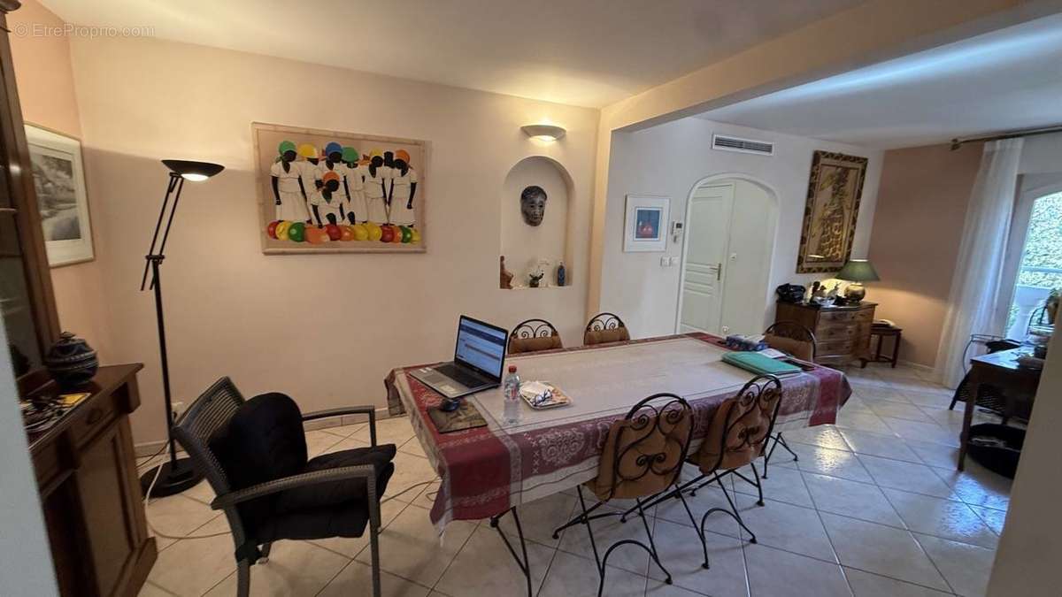 Appartement à LA VALETTE-DU-VAR