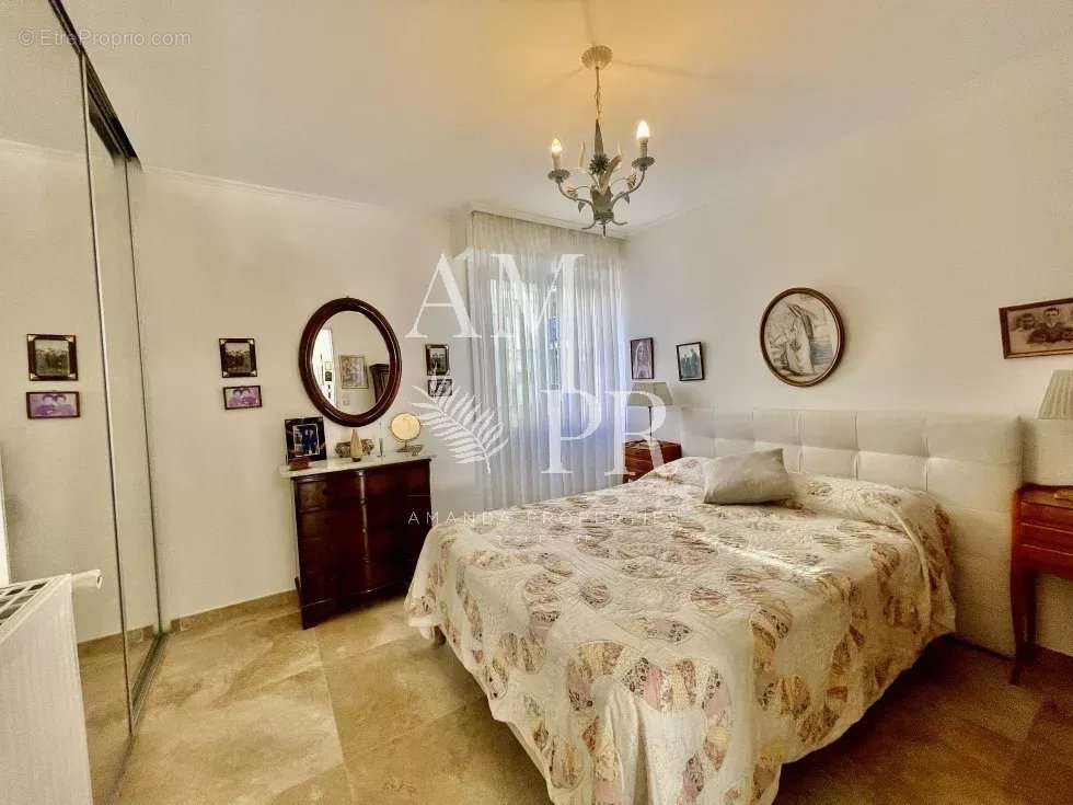 Appartement à VALLAURIS