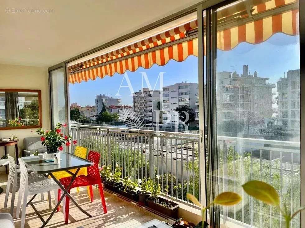 Appartement à VALLAURIS