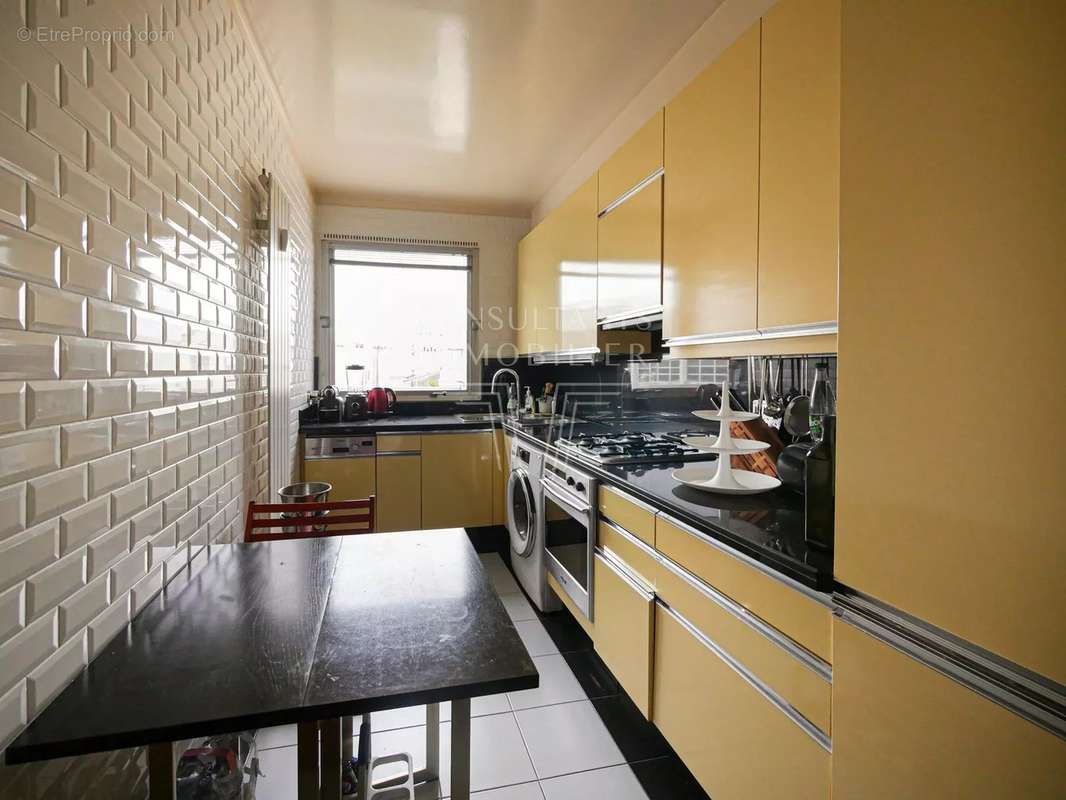 Appartement à PARIS-8E