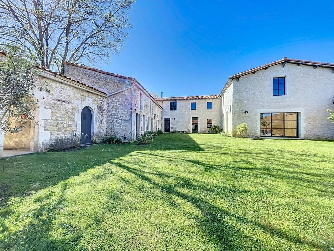 Maison à NIEULLE-SUR-SEUDRE