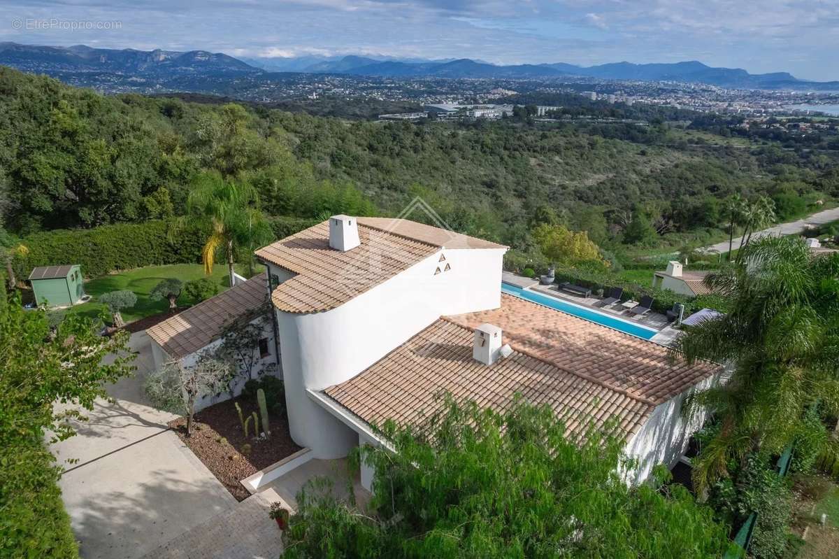 Maison à VILLENEUVE-LOUBET