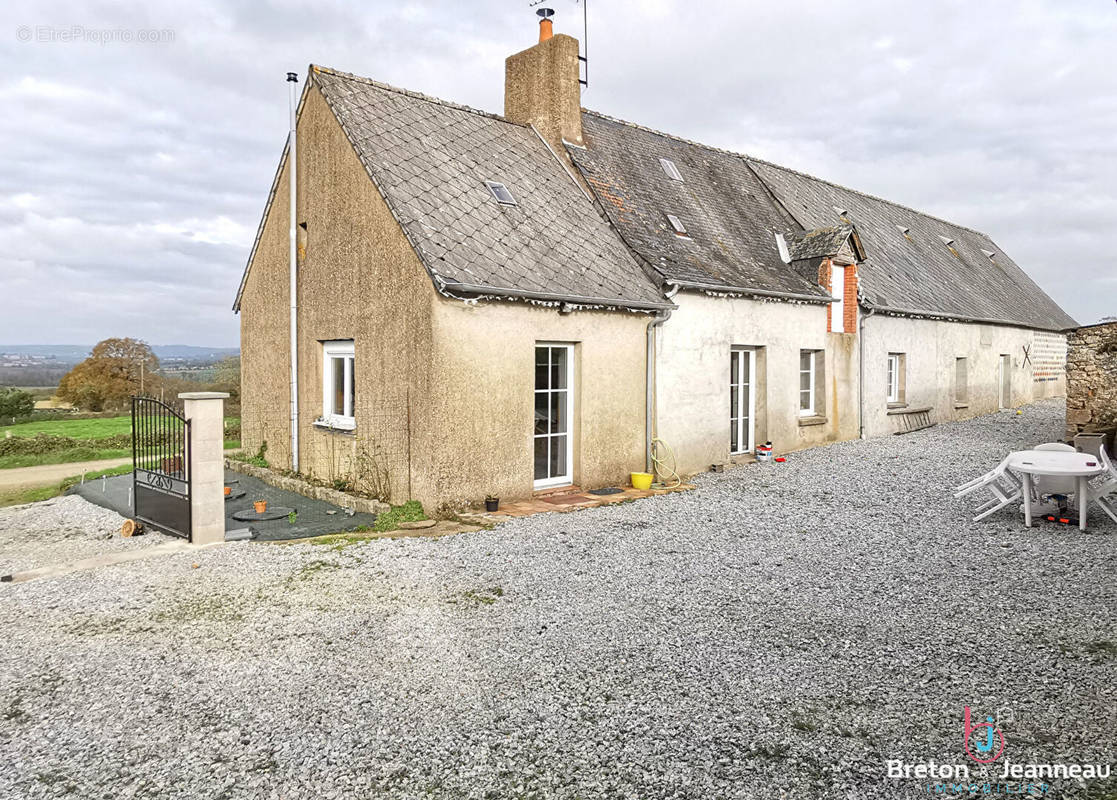 Maison à SAINTE-SUZANNE