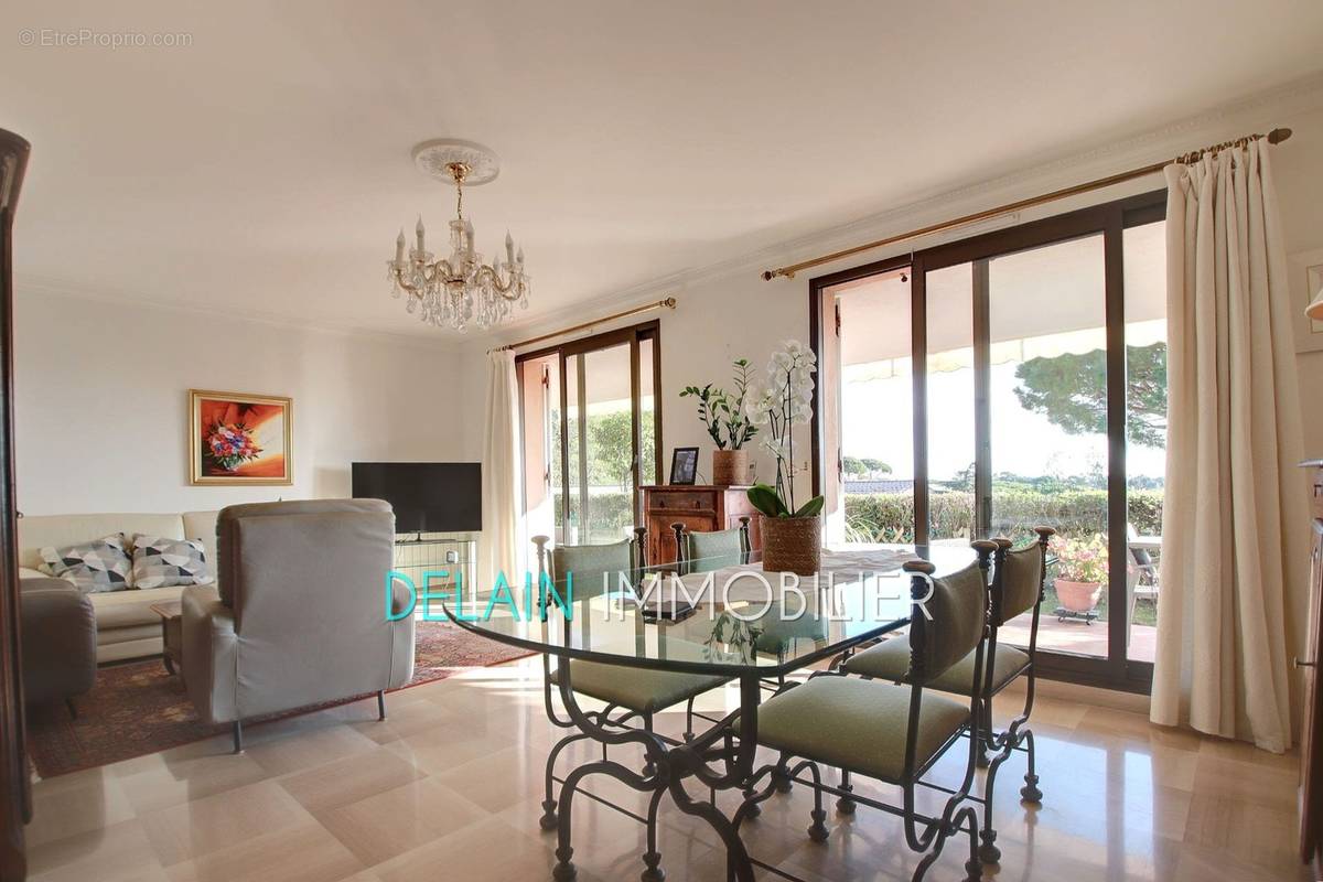 Appartement à VILLENEUVE-LOUBET