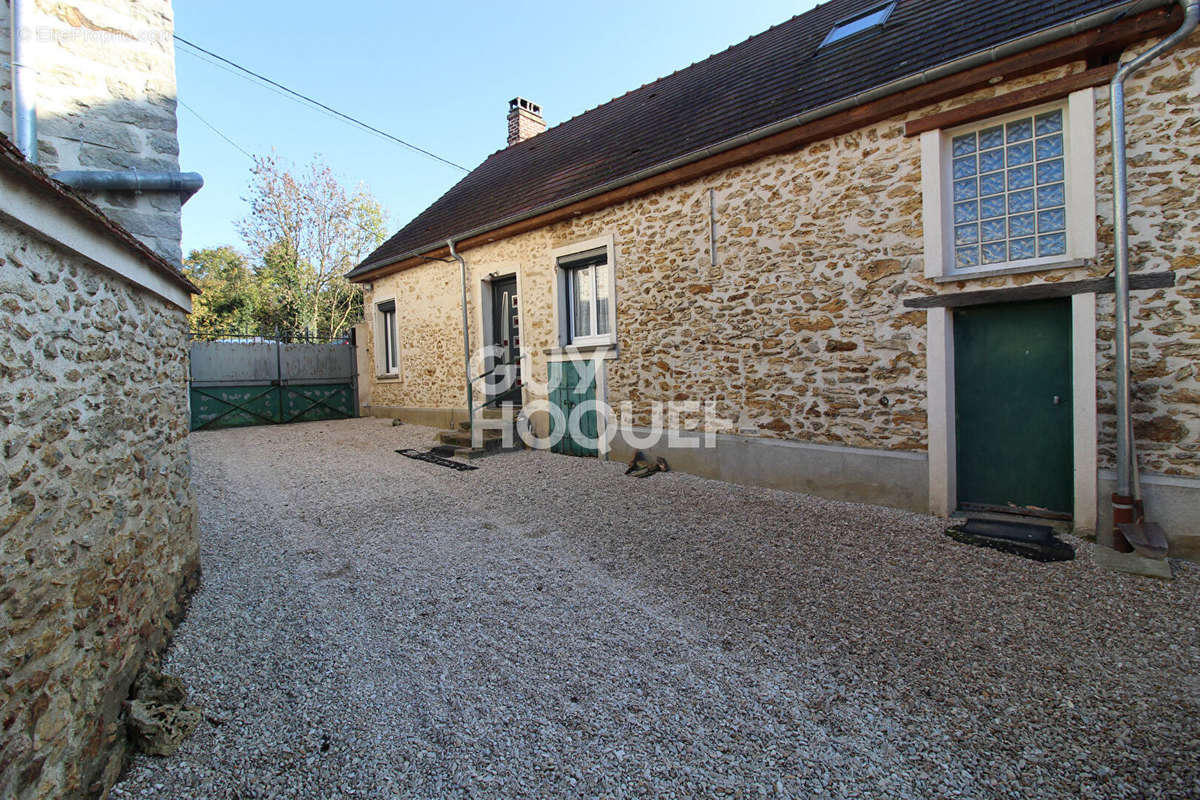 Maison à OZOUER-LE-VOULGIS