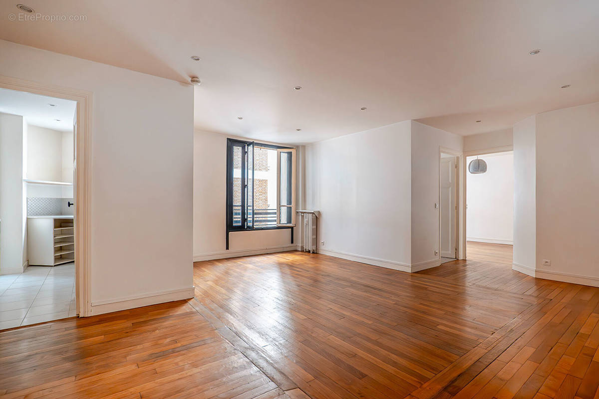 Appartement à PARIS-18E