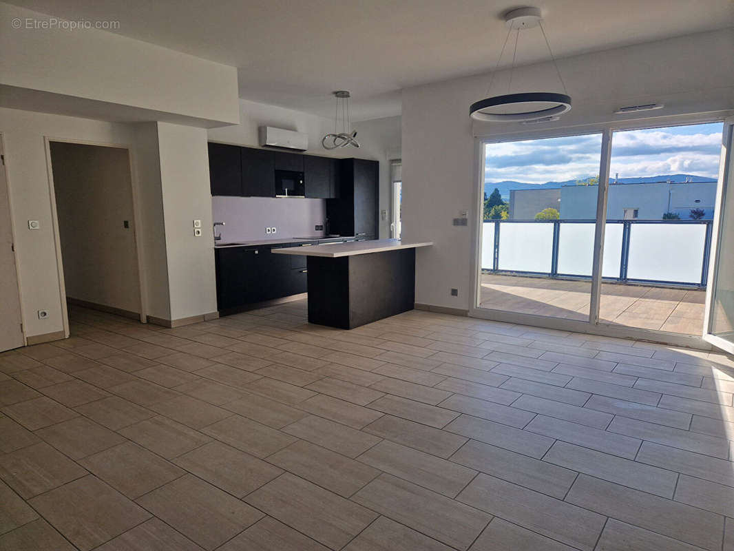 Appartement à CHARBONNIERES-LES-BAINS