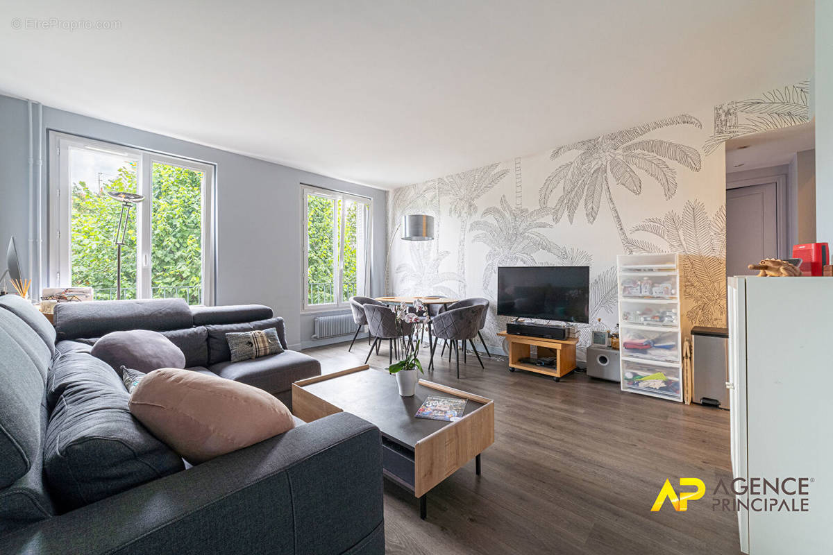 Appartement à LA GARENNE-COLOMBES