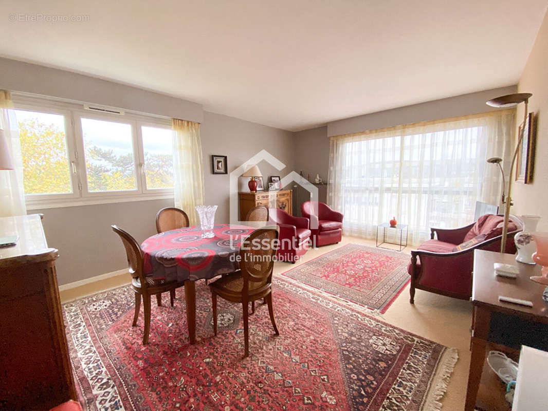 Appartement à VERNEUIL-SUR-SEINE