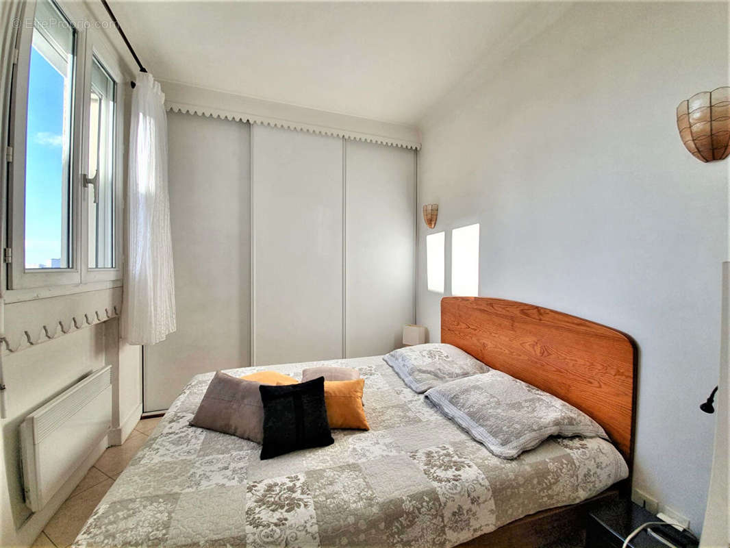 Appartement à COURBEVOIE