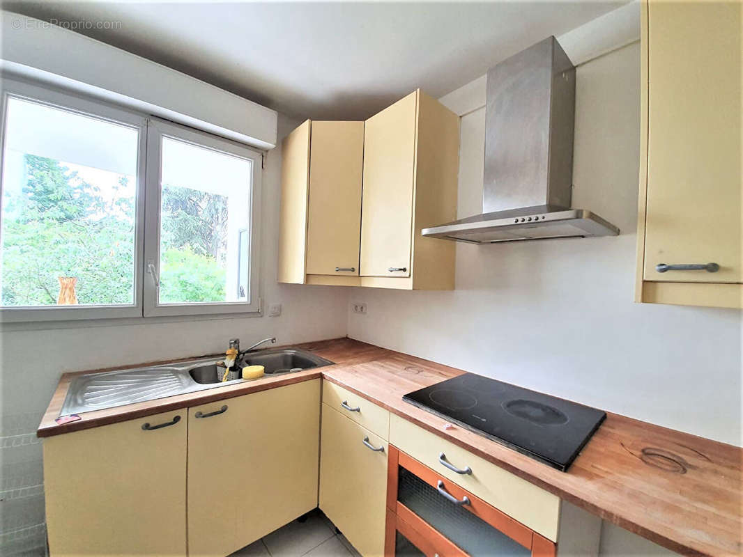 Appartement à COURBEVOIE