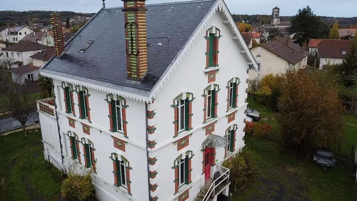 Maison à SAINT-ASTIER