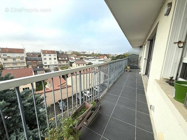 Appartement à MAISONS-ALFORT