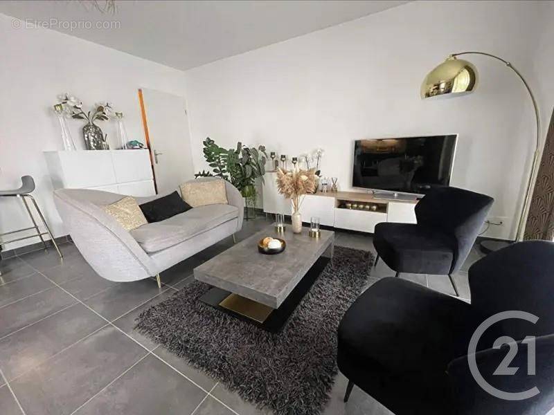 Appartement à OZOIR-LA-FERRIERE