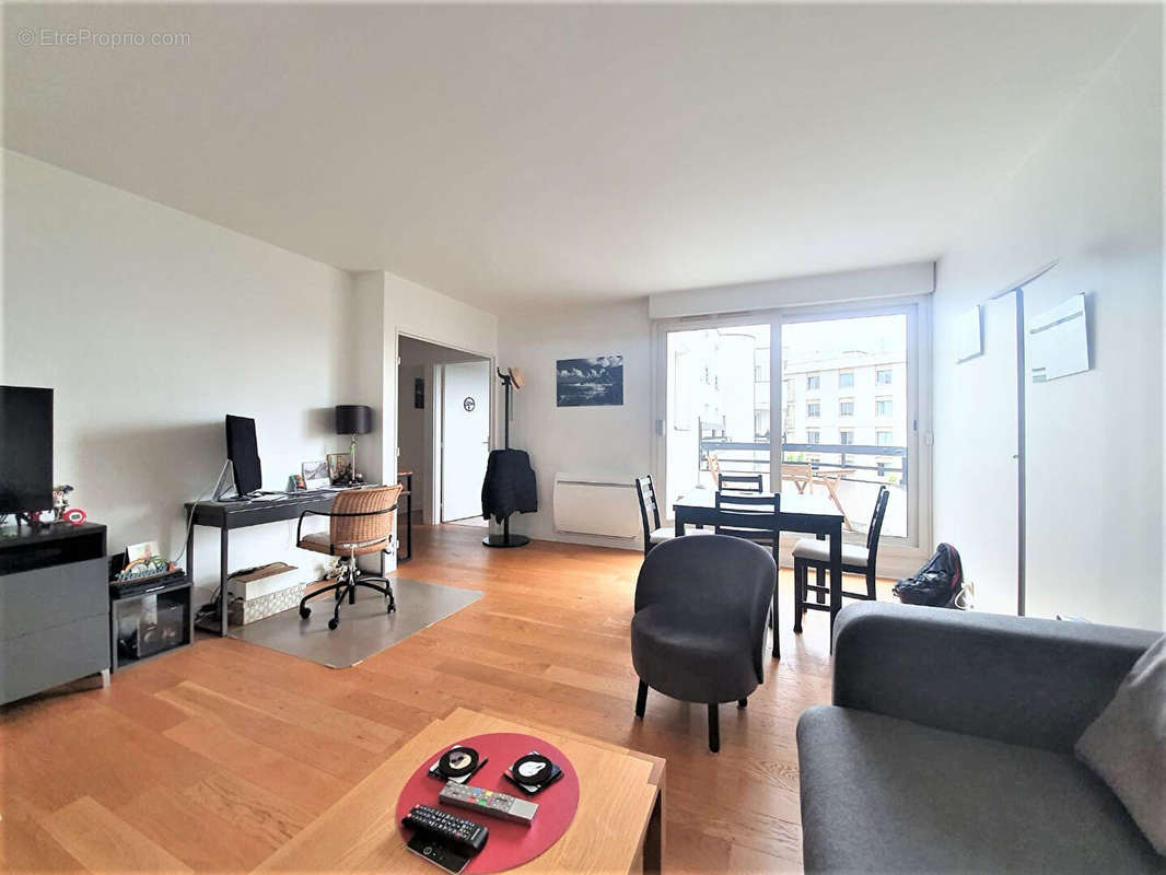 Appartement à COURBEVOIE