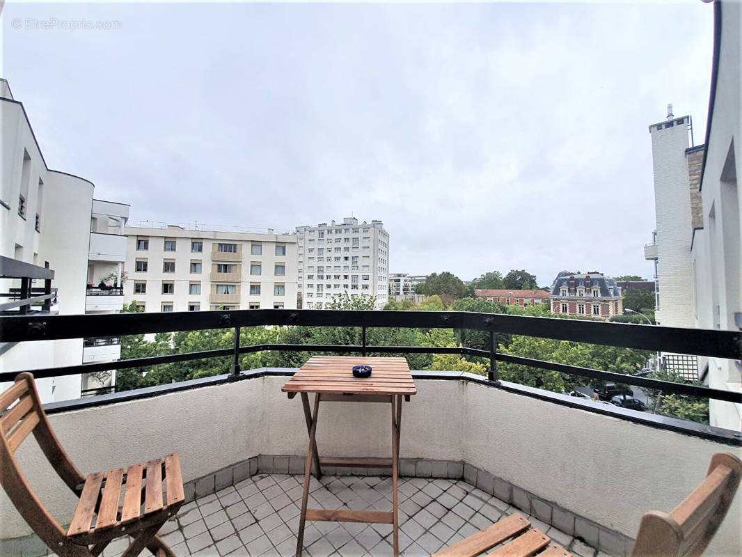 Appartement à COURBEVOIE