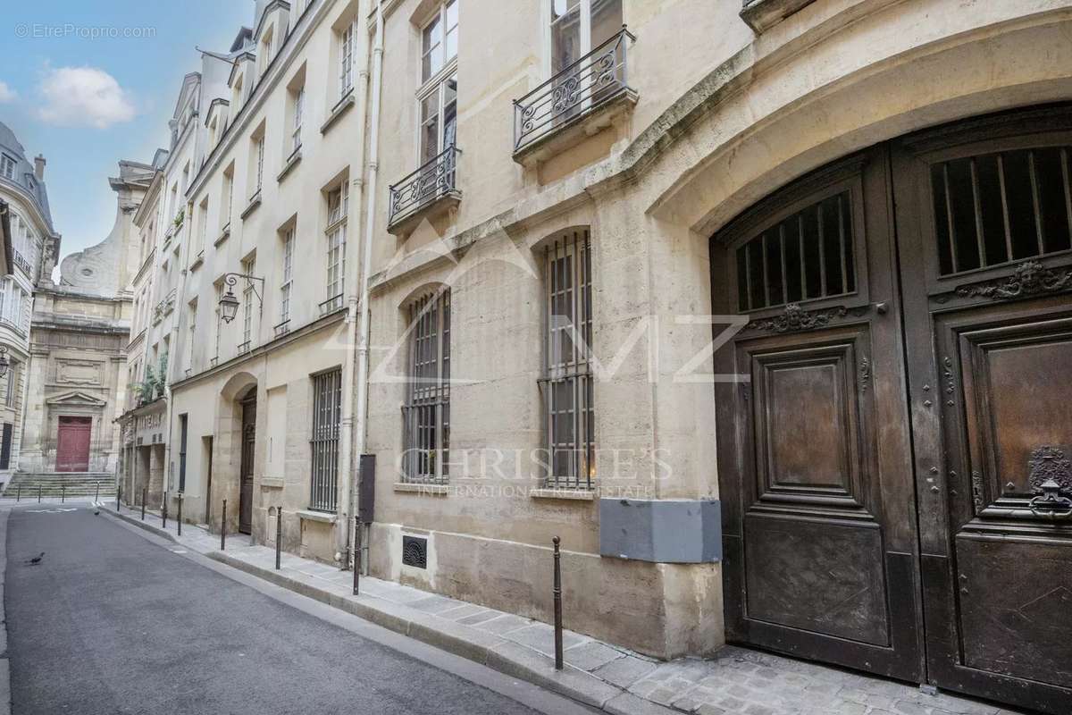 Appartement à PARIS-4E