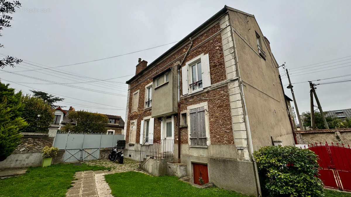 Appartement à CORBEIL-ESSONNES