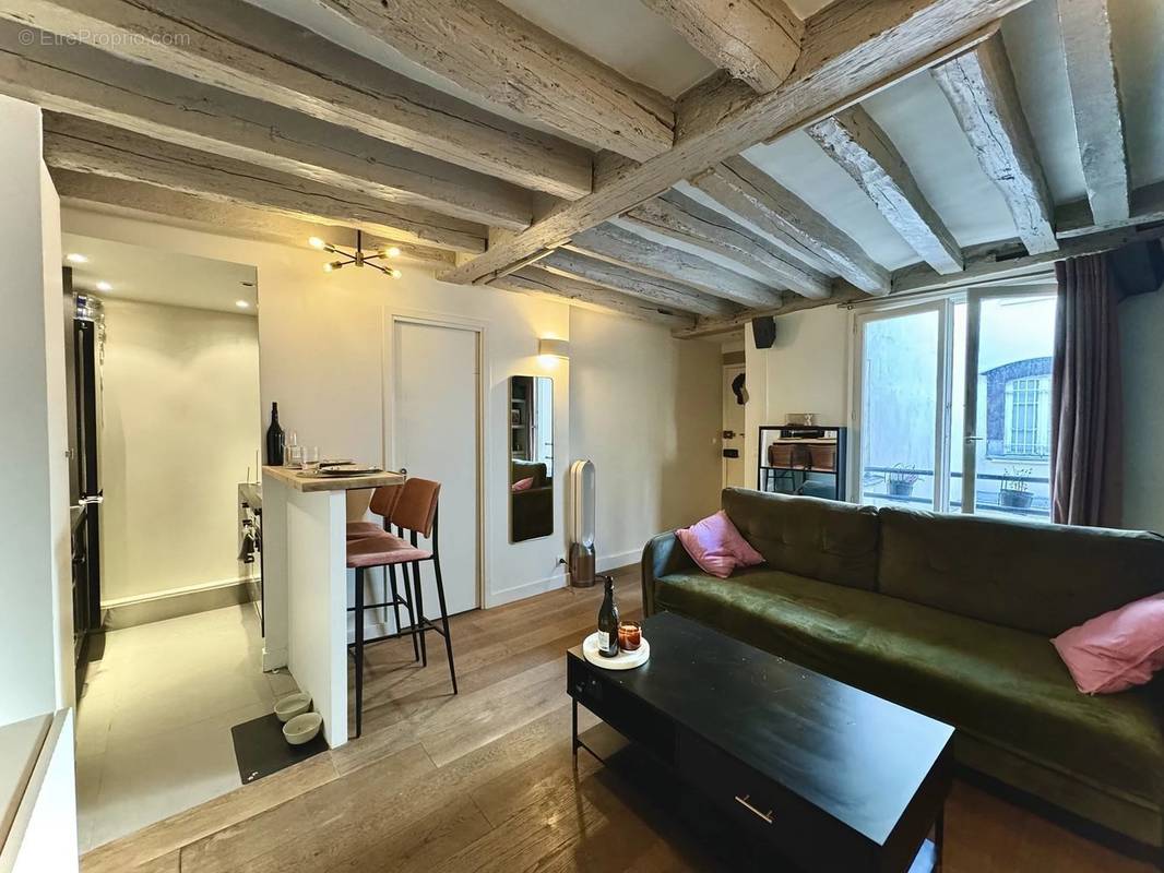 Appartement à PARIS-3E