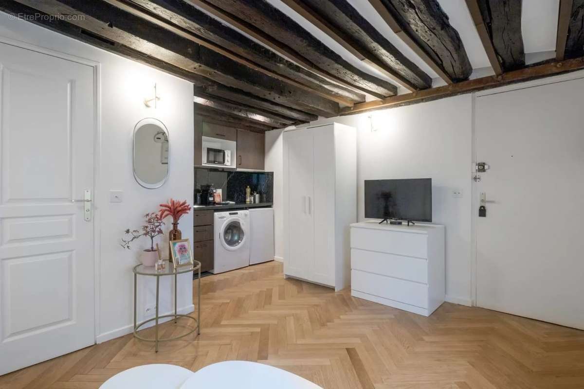 Appartement à PARIS-3E