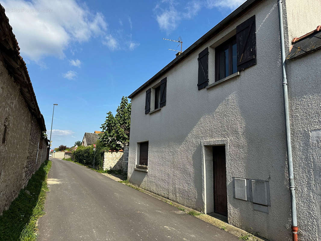 Maison à COURCELLES-SUR-SEINE