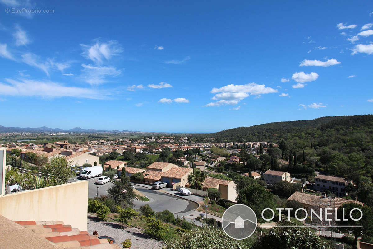 Maison à ROQUEBRUNE-SUR-ARGENS