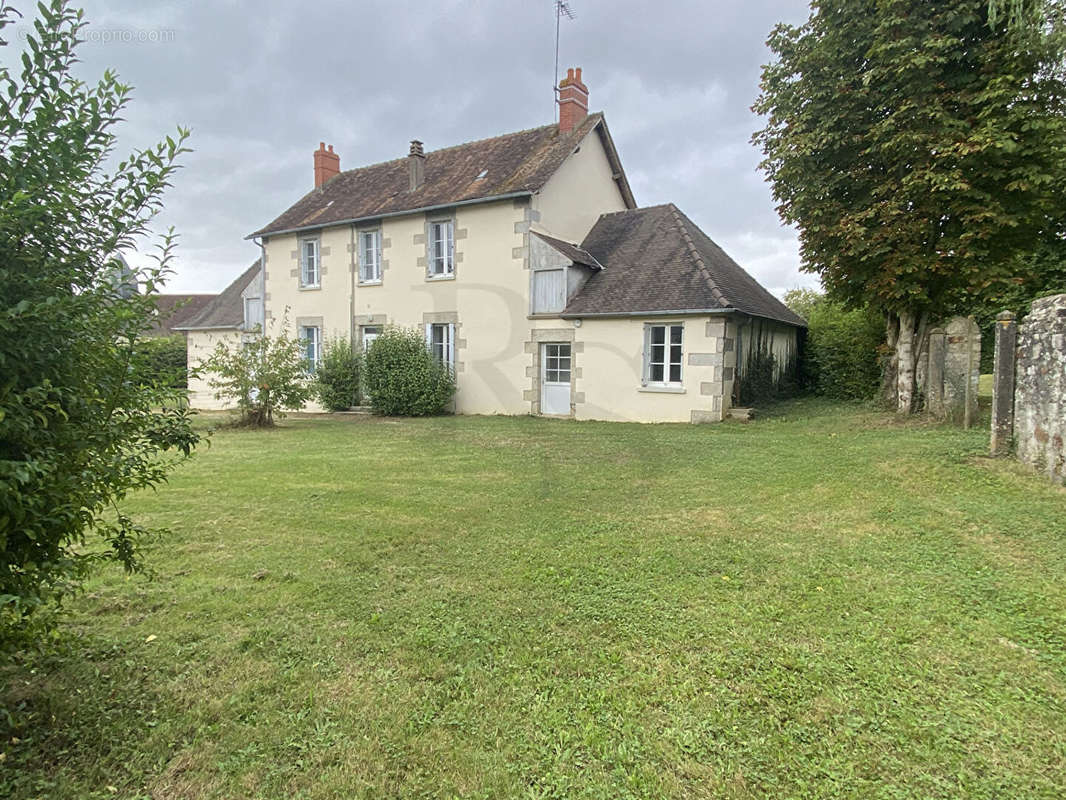 Maison à LA FRESNAYE-SUR-CHEDOUET