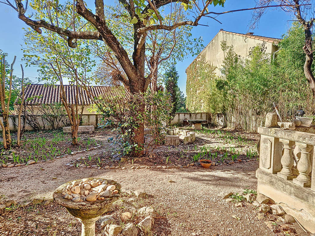 Maison à VILLENEUVE-LES-AVIGNON