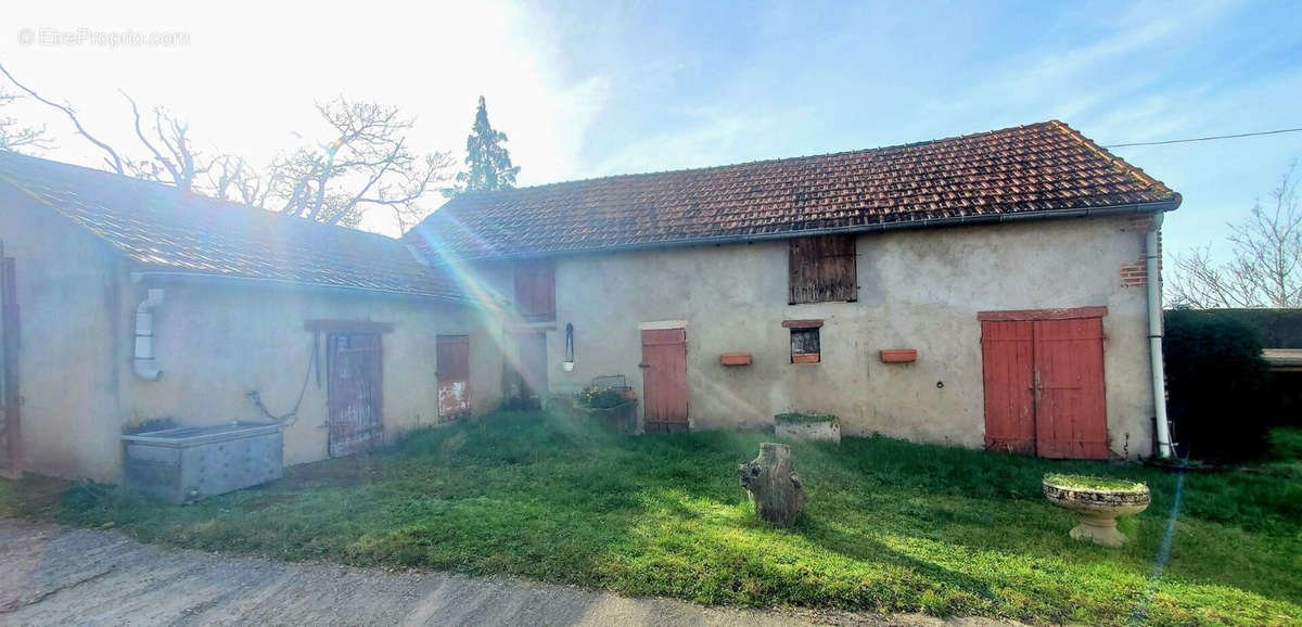 Maison à MONTLUCON