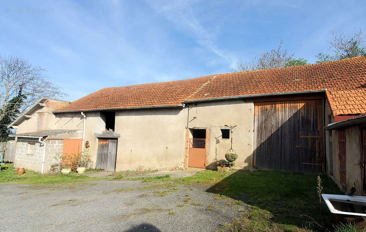 Maison à MONTLUCON