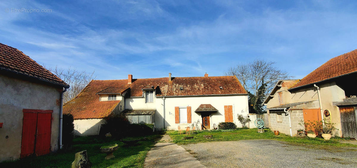 Maison à MONTLUCON